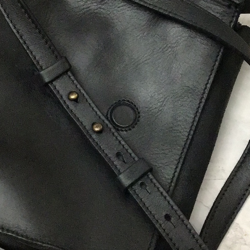 Roots Black Leather Crossbody Bag - Picture 3 of 8